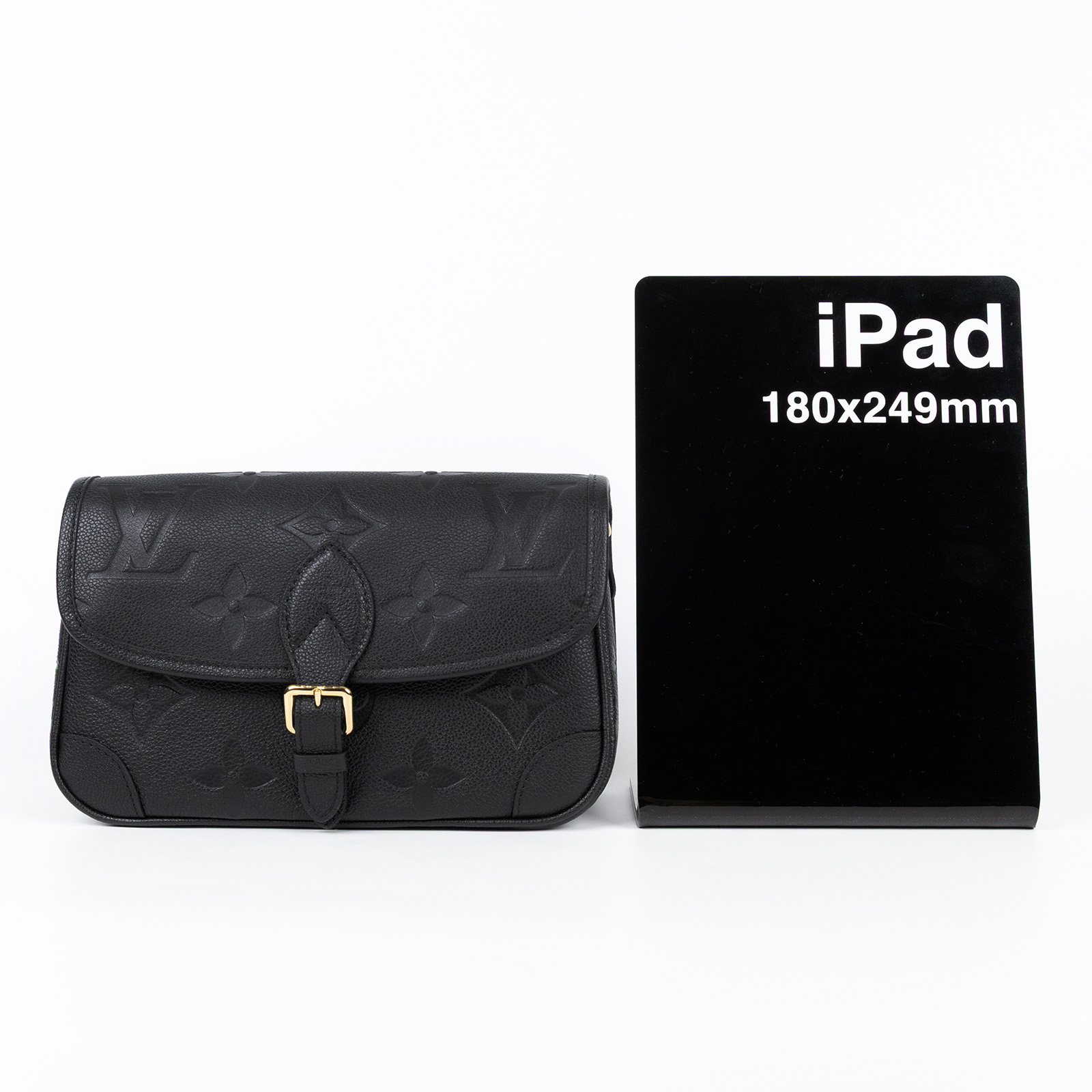 路易威登 LOUIS VUITTON Diane 腋下包法棍 單肩背包 黑色 M46386 晶片款 黑大原花壓紋DIANE 防塵袋/購買證明影本/背帶