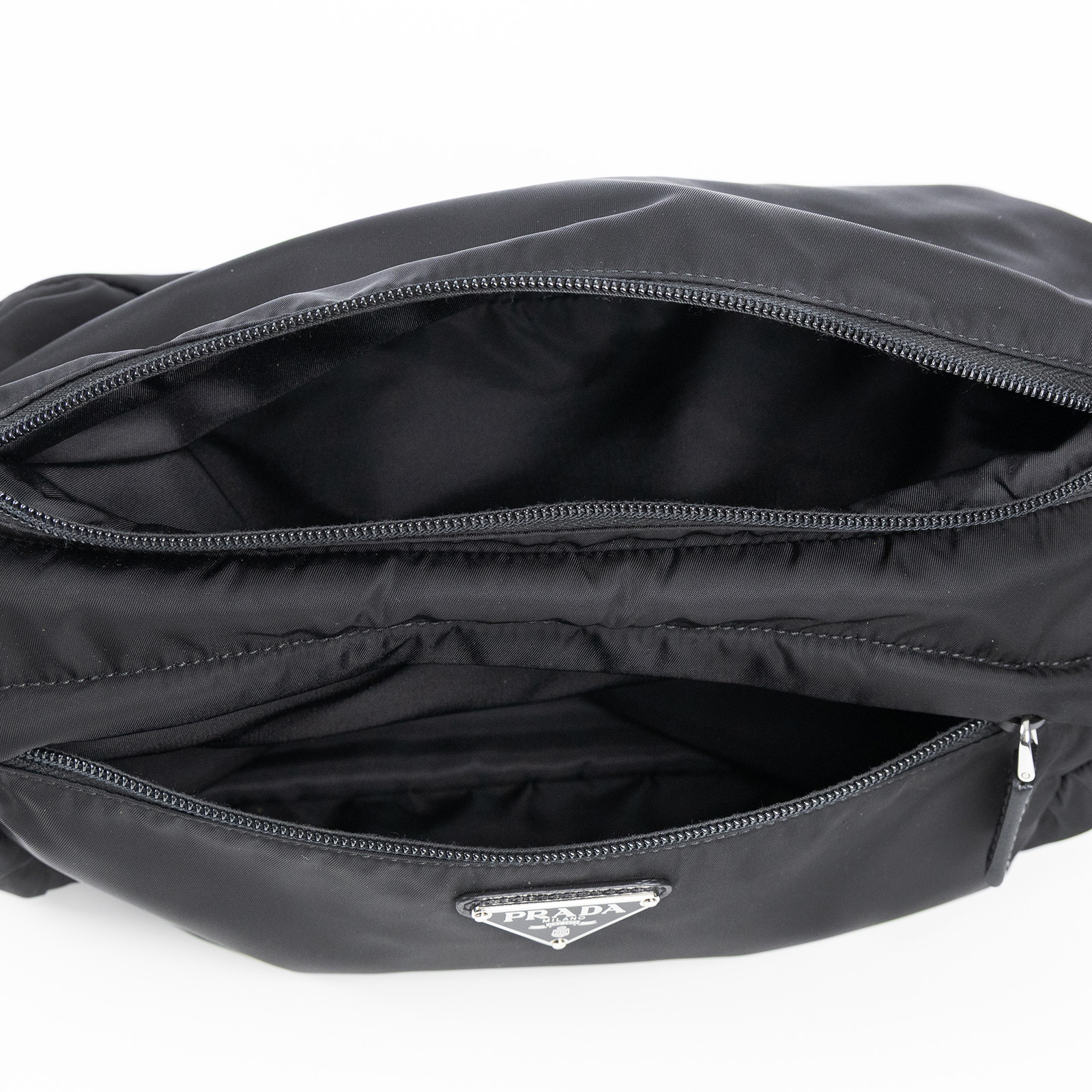 普拉達 PRADA Re-Nylon Saffiano 皮革 肩背袋 2VH994_2DMG 黑尼龍肩背包 防塵袋