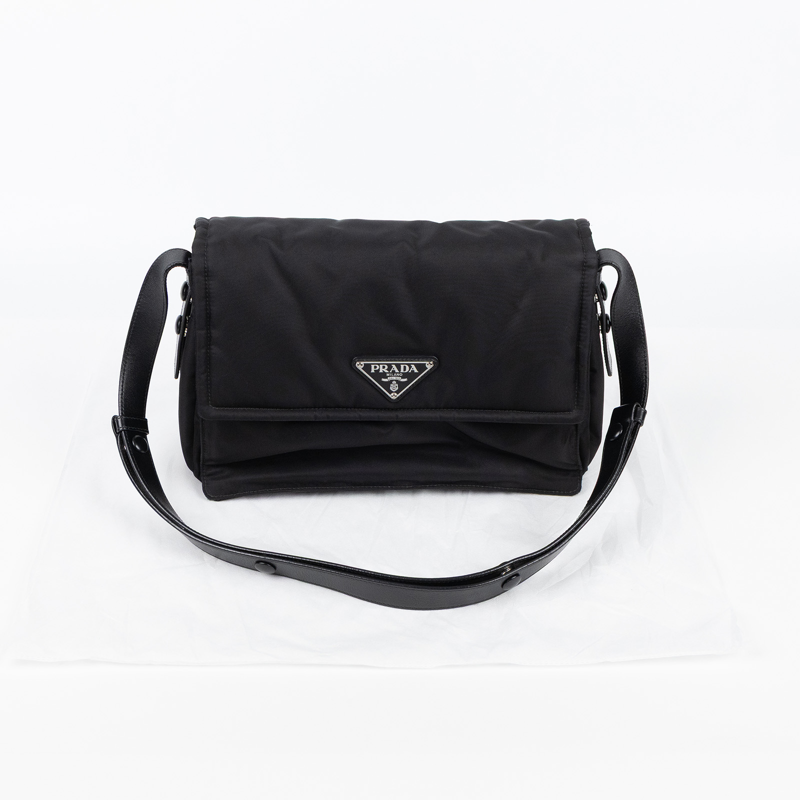 普拉達 PRADA Re-Nylon 夾棉 肩背袋 中型  1BD255_RDLN 黑尼龍郵差包 無附屬品