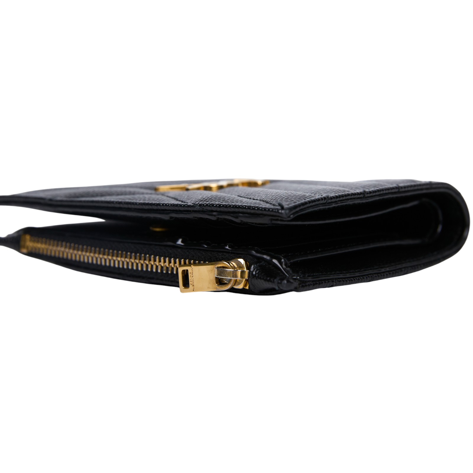 聖羅蘭 YSL SAINT LAURENT Monogram 粒面壓紋皮革 拉鏈 兩摺錢包 金色五金 668287BOW01  原廠盒子/防塵袋