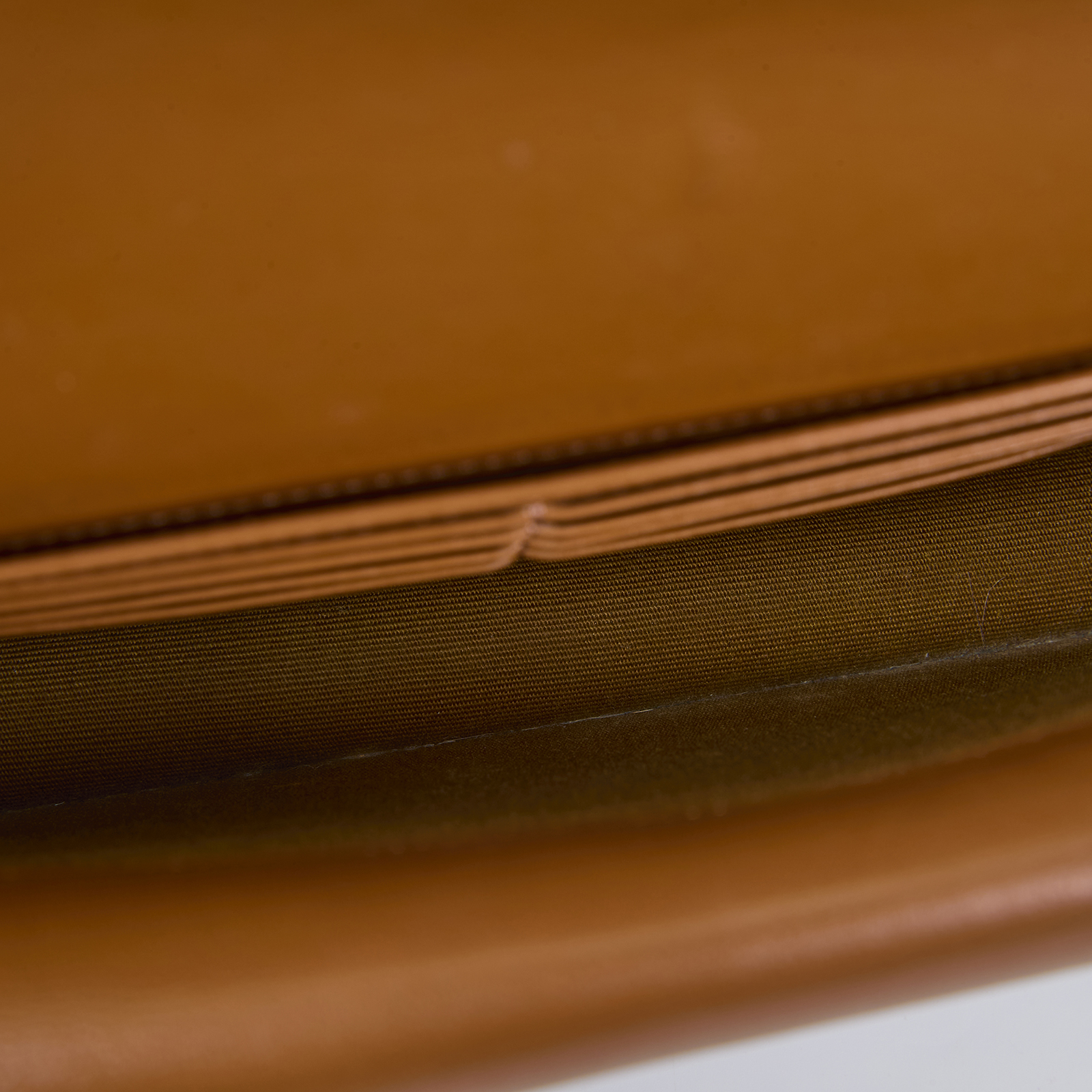 思琳 CELINE Triomphe 帆布  平滑羊皮 Strap 錢包 10D852CG9 黃褐色STRAP信封包 原廠盒子/防塵袋/購買證明