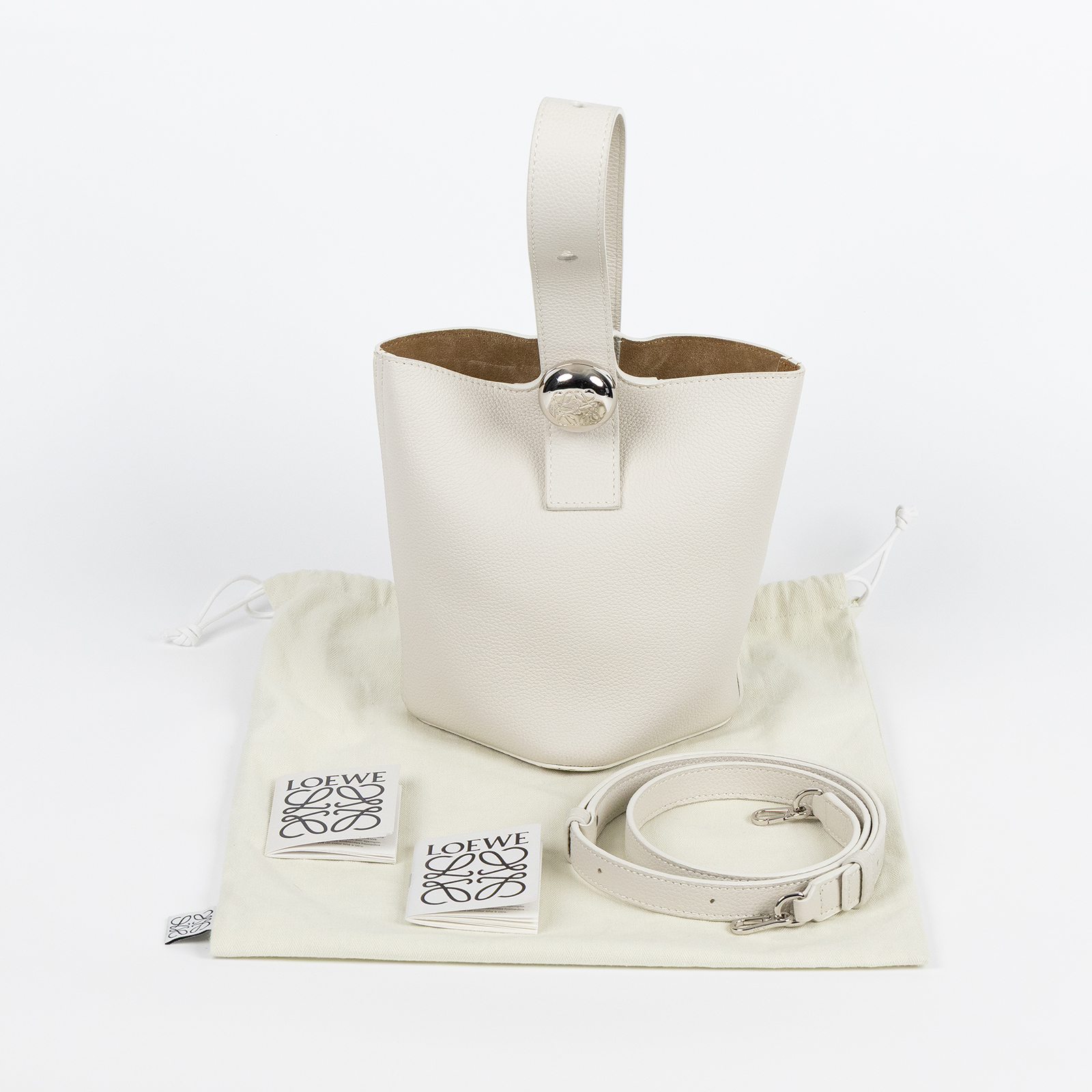 羅意威 LOEWE Puzzle 水桶包 AANBBBMX02 白MINI PEBBLE 防塵袋/背帶