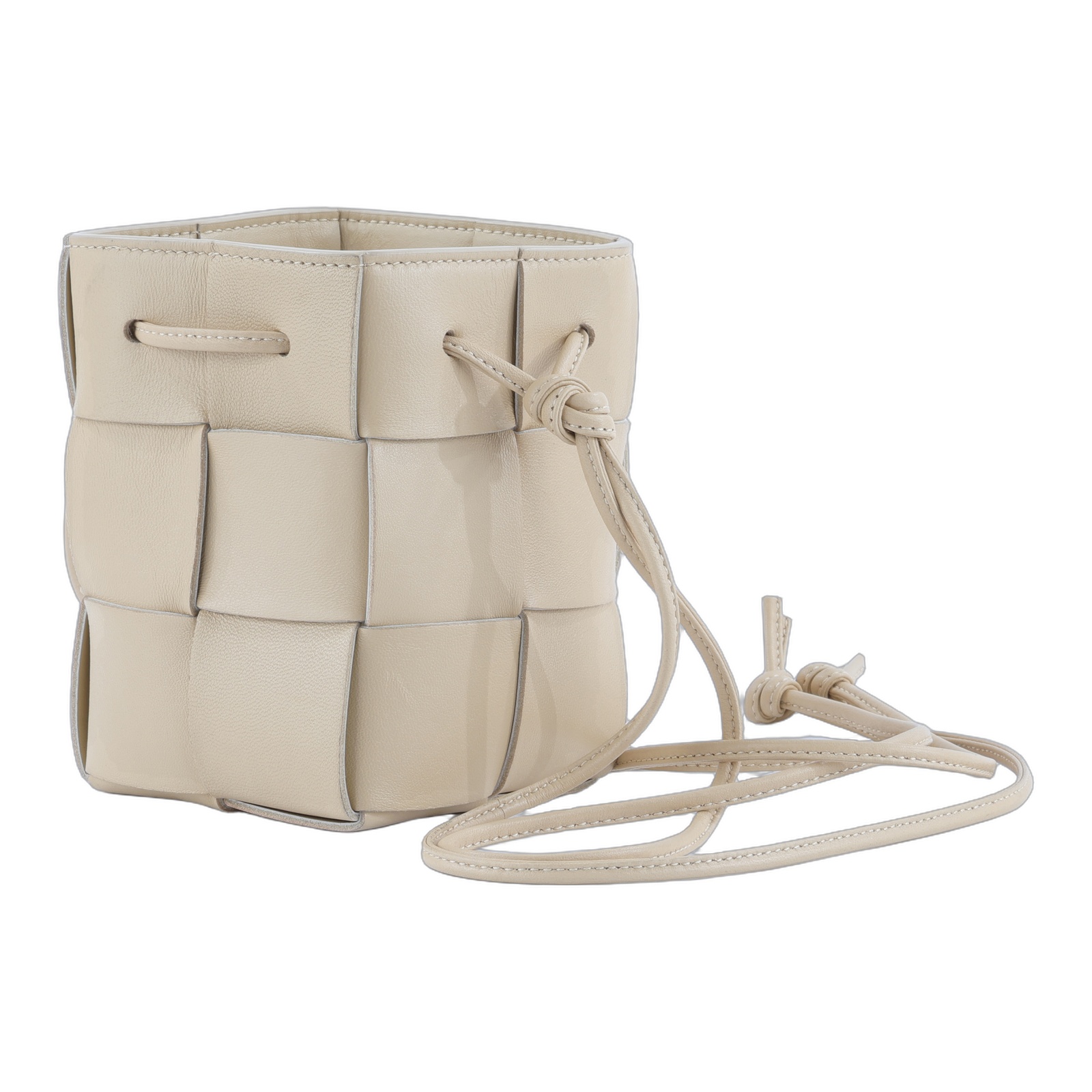 寶緹嘉 BOTTEGA VENETA Cassette 編織 迷你 水桶包 680217VCQC4 晶片款  無附屬品