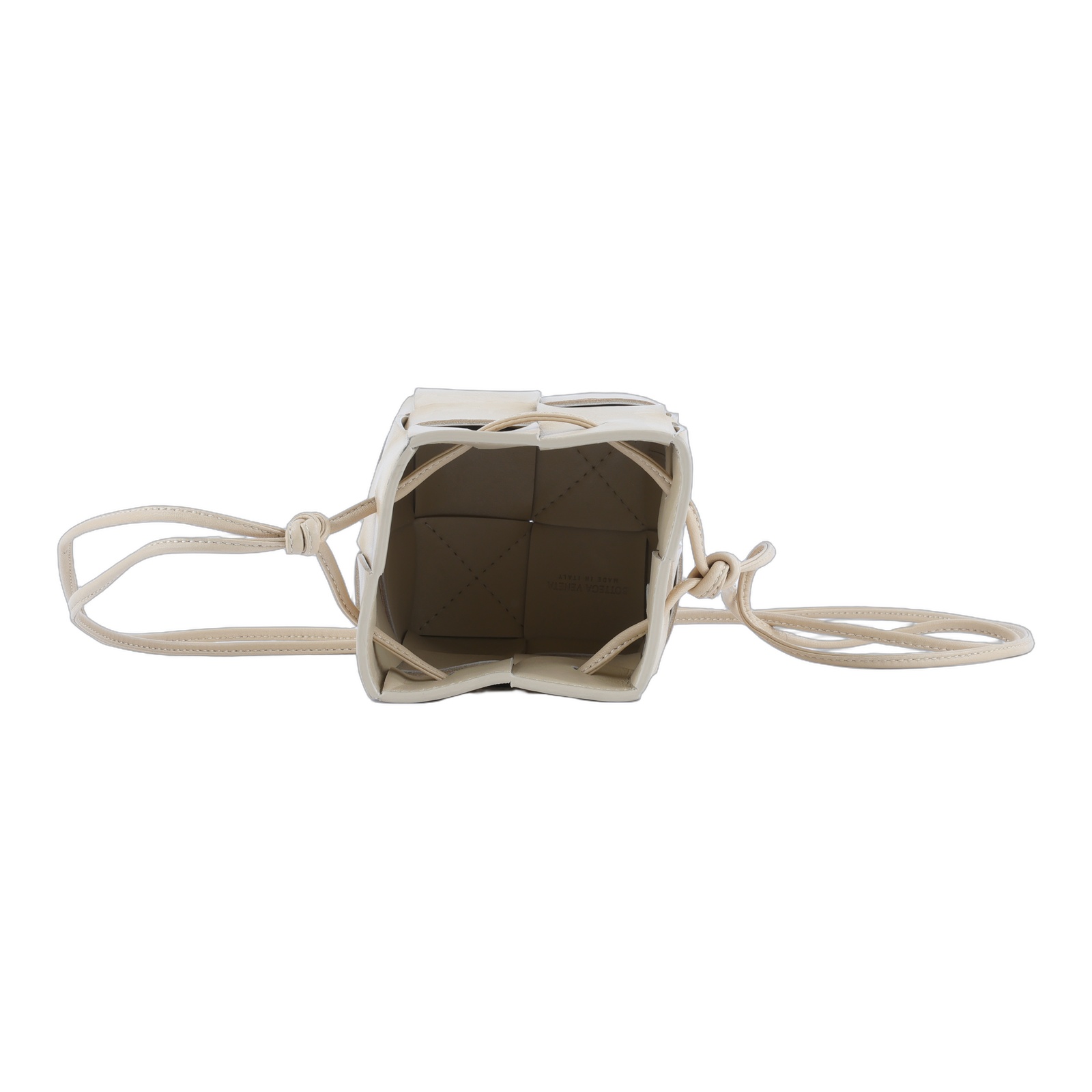 寶緹嘉 BOTTEGA VENETA Cassette 編織 迷你 水桶包 680217VCQC4 晶片款  無附屬品