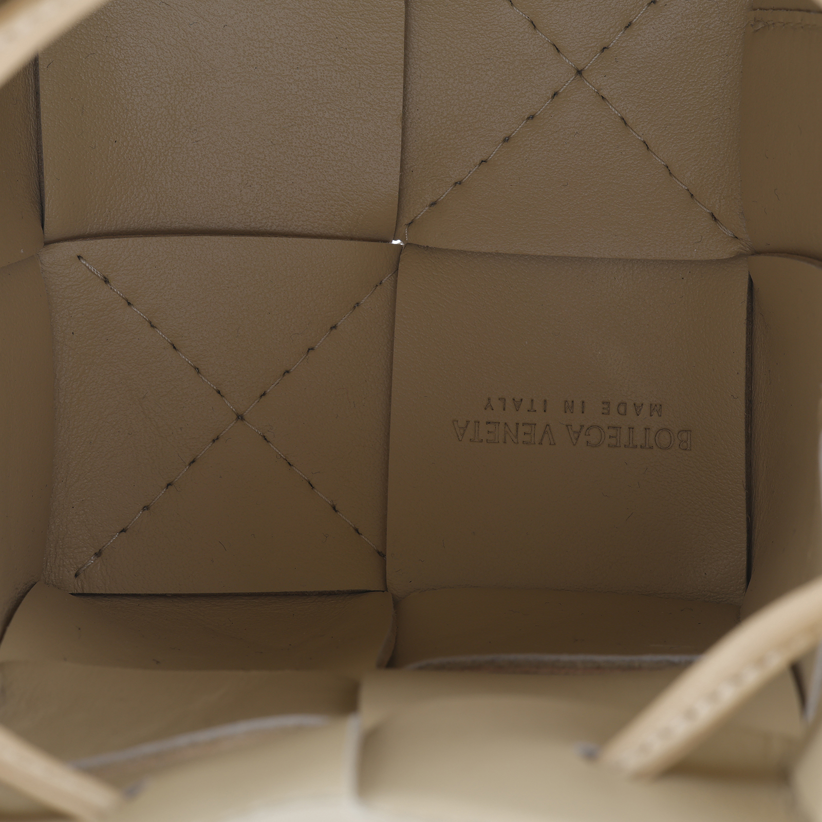 寶緹嘉 BOTTEGA VENETA Cassette 編織 迷你 水桶包 680217VCQC4 晶片款  無附屬品