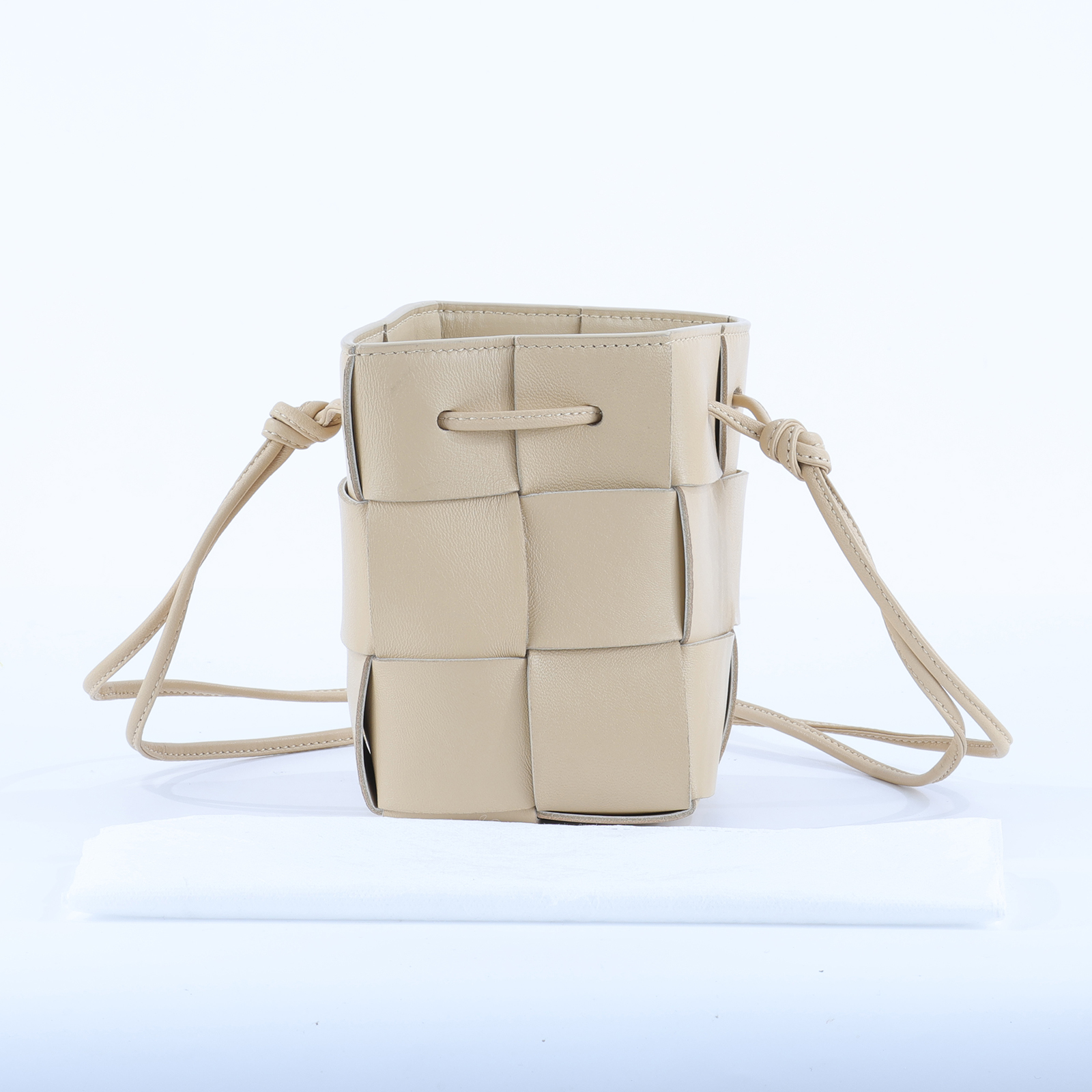 寶緹嘉 BOTTEGA VENETA Cassette 編織 迷你 水桶包 680217VCQC4 晶片款  無附屬品