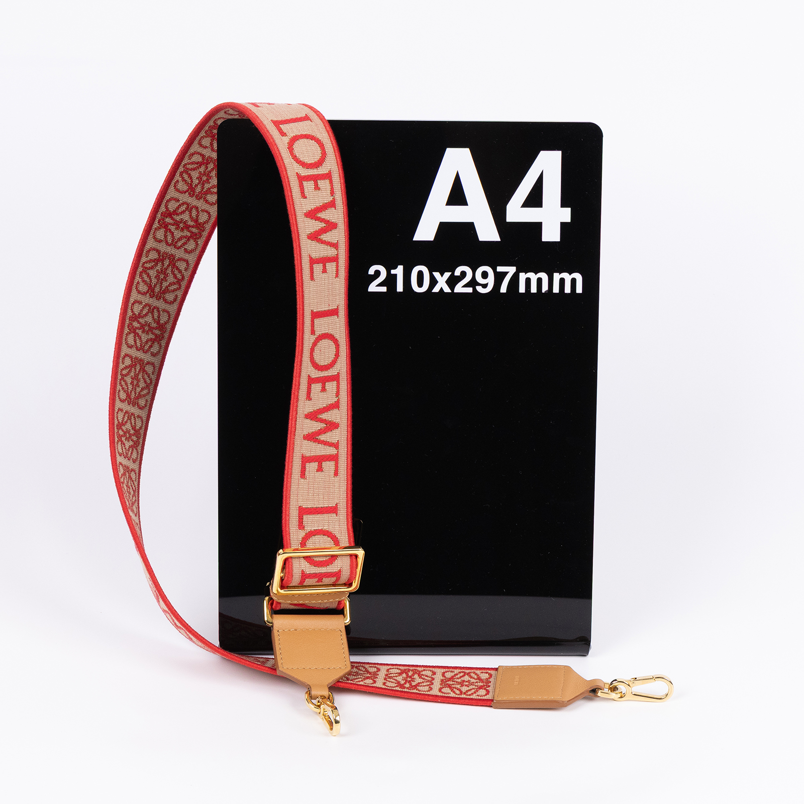 羅意威 LOEWE 緹花織 小牛皮 Anagram 肩帶 C073T87X01 紅刺繡帆布背帶 防塵袋/原廠盒子