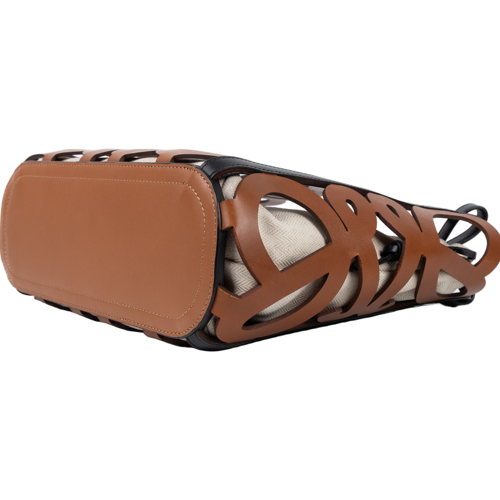 羅意威 LOEWE Anagram Cutout 托特包 手提包 A821Q05X01 棕ANAGRAM簍空托特包 皮革製品成分證明