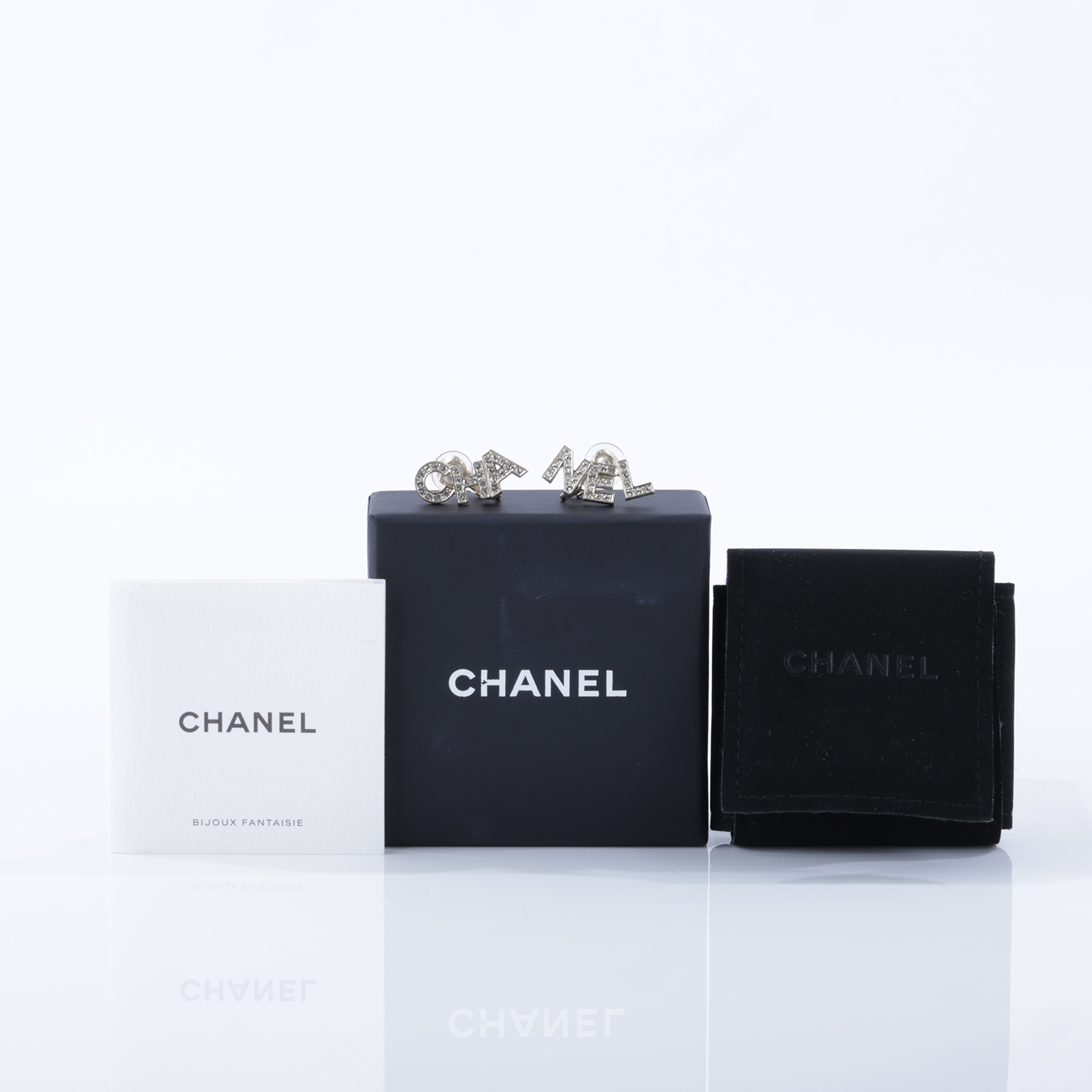 香奈兒 CHANEL 夾式 耳環 A20B 水鑽字母耳環 原廠盒子/內襯