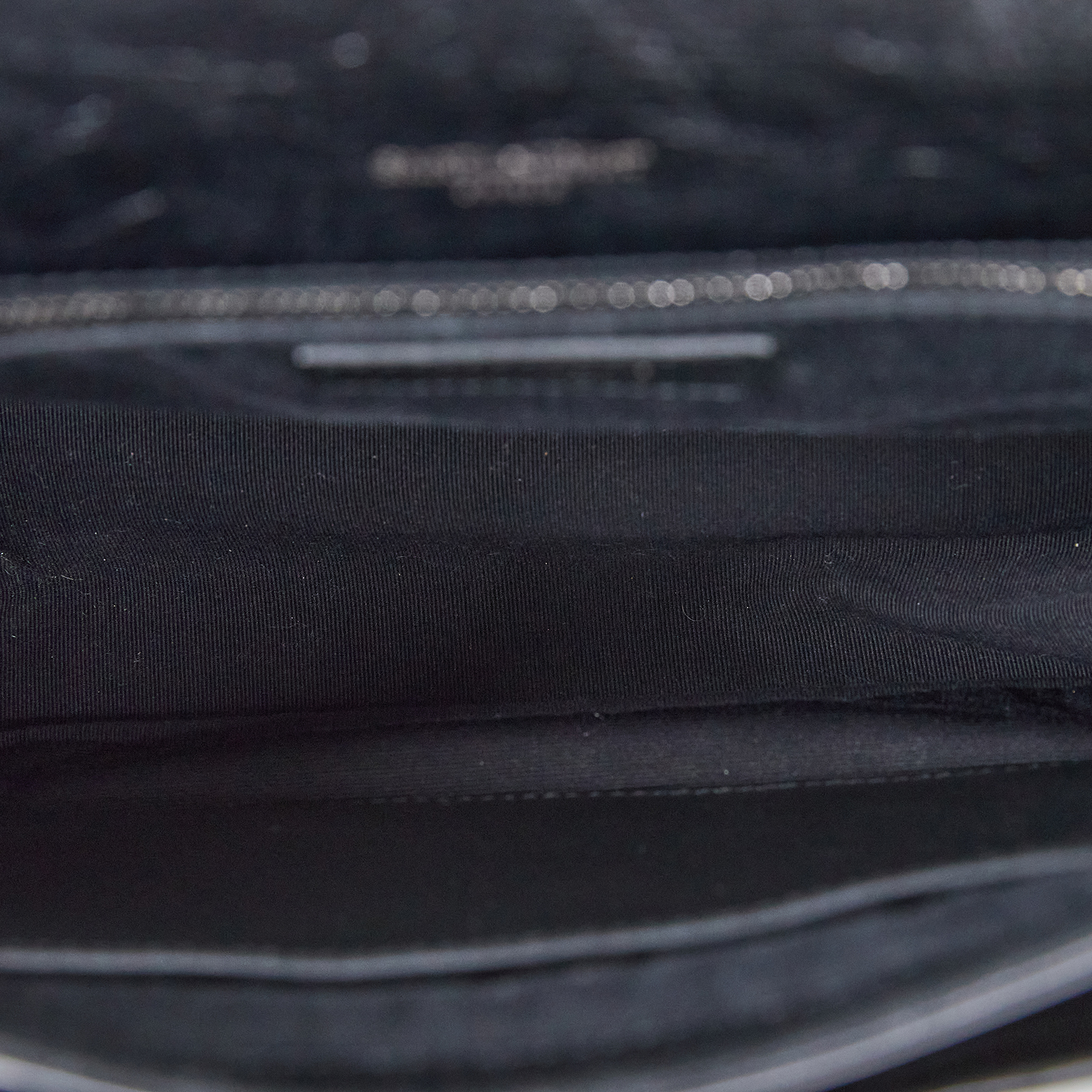 聖羅蘭 YSL SAINT LAURENT NIKI  復古皮革 山型紋 翻蓋 肩背包 中型 4988940EN04 黑NIKI MEDIUM 無附屬品