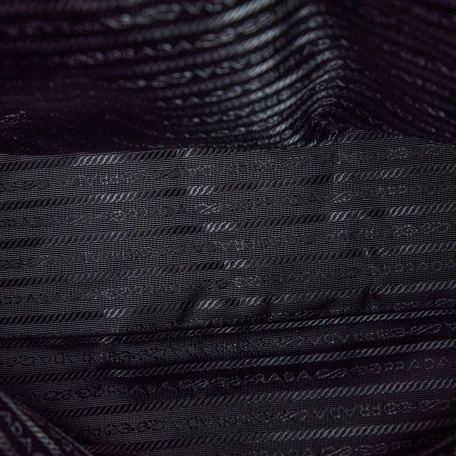 普拉達 PRADA Re-Nylon 托特包  黑尼龍公事包 防塵袋/背帶
