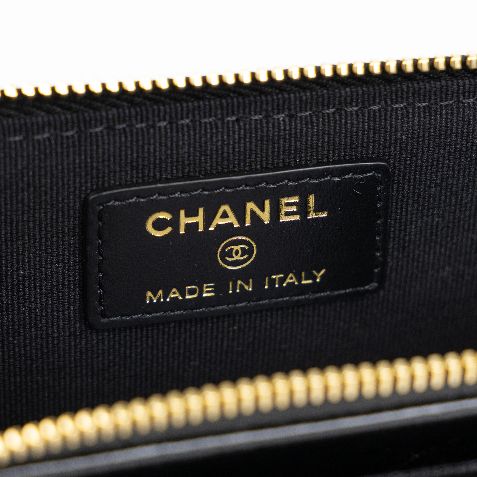 香奈兒 CHANEL CC L字拉鍊 卡片夾 AP4265 晶片款 黑金羊L型拉鍊零錢卡包 原廠盒子/防塵袋