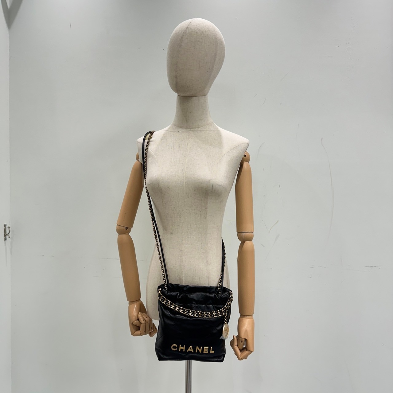 香奈兒 CHANEL 22 迷你 束口包 AS3980 晶片款 黑金22 MINI 原廠盒子/防塵袋